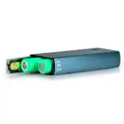 Vaporisateur électronique bleu métallique avec réservoir vert lumineux visible
