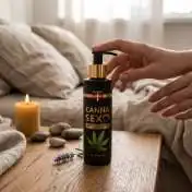 Huile de Massage au Chanvre Cannasex, 150 ml Palacio : texture fluide de l'huile