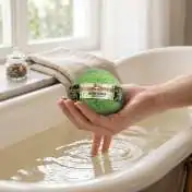 Bombe de bain au chanvre - Effervescente & nourrissante, 95 g Palacio : moment de détente dans le bain