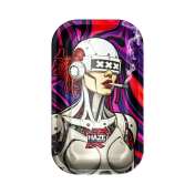 Face du plateau Cyborg XXX, plaques métalliques, câbles rouges et visière XXX
