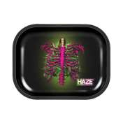 Face du plateau Stoned to the Bone, cage thoracique rose et feuillage sur fond noir