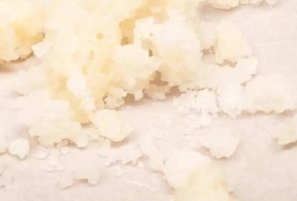 elfbar nachfüll pod läuft aus DIY : Comment mélanger des cristaux de CBD avec un e-liquide pour votre  cigarette électronique ? | La Beuhtique main image 1