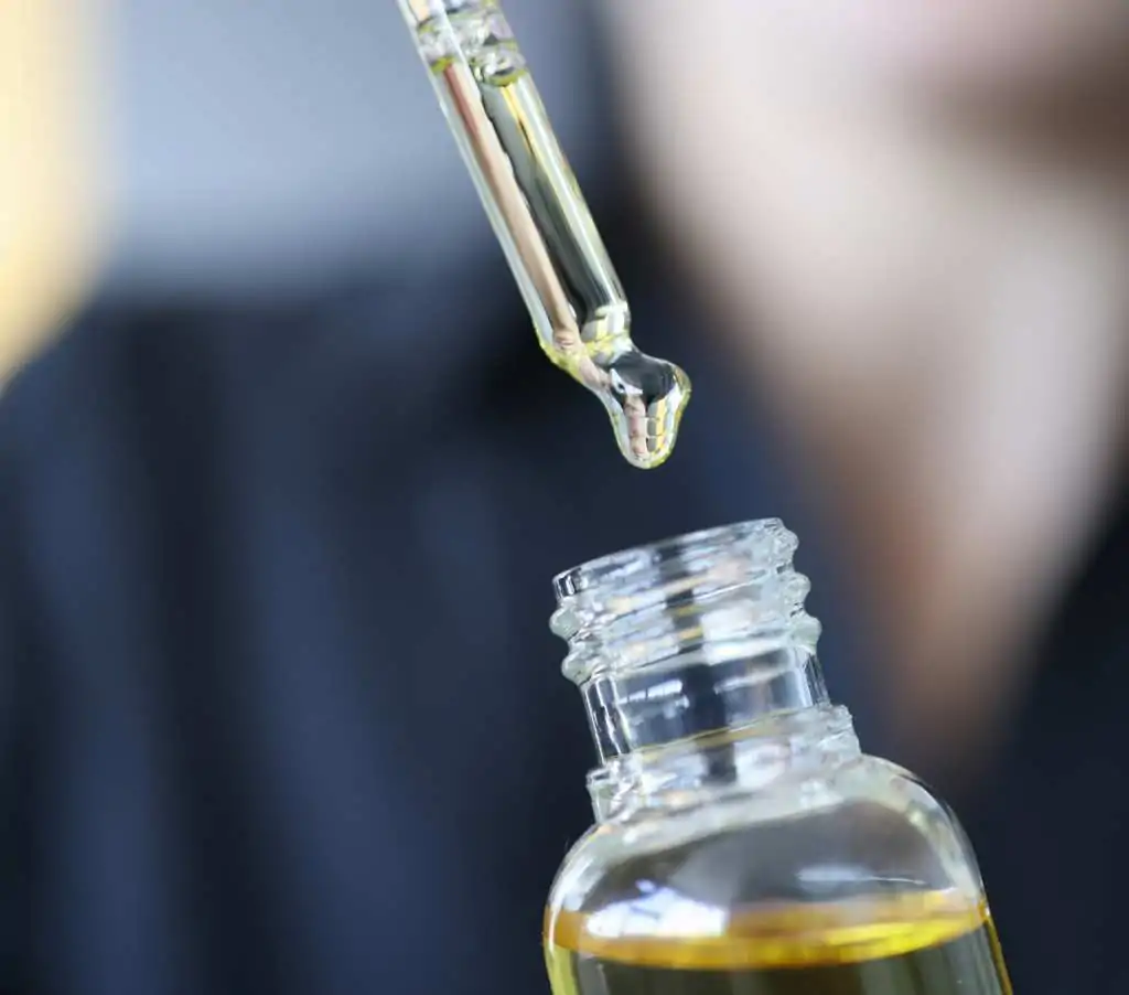 Voici Comment Choisir le Bon Dosage pour une Huile de CBD